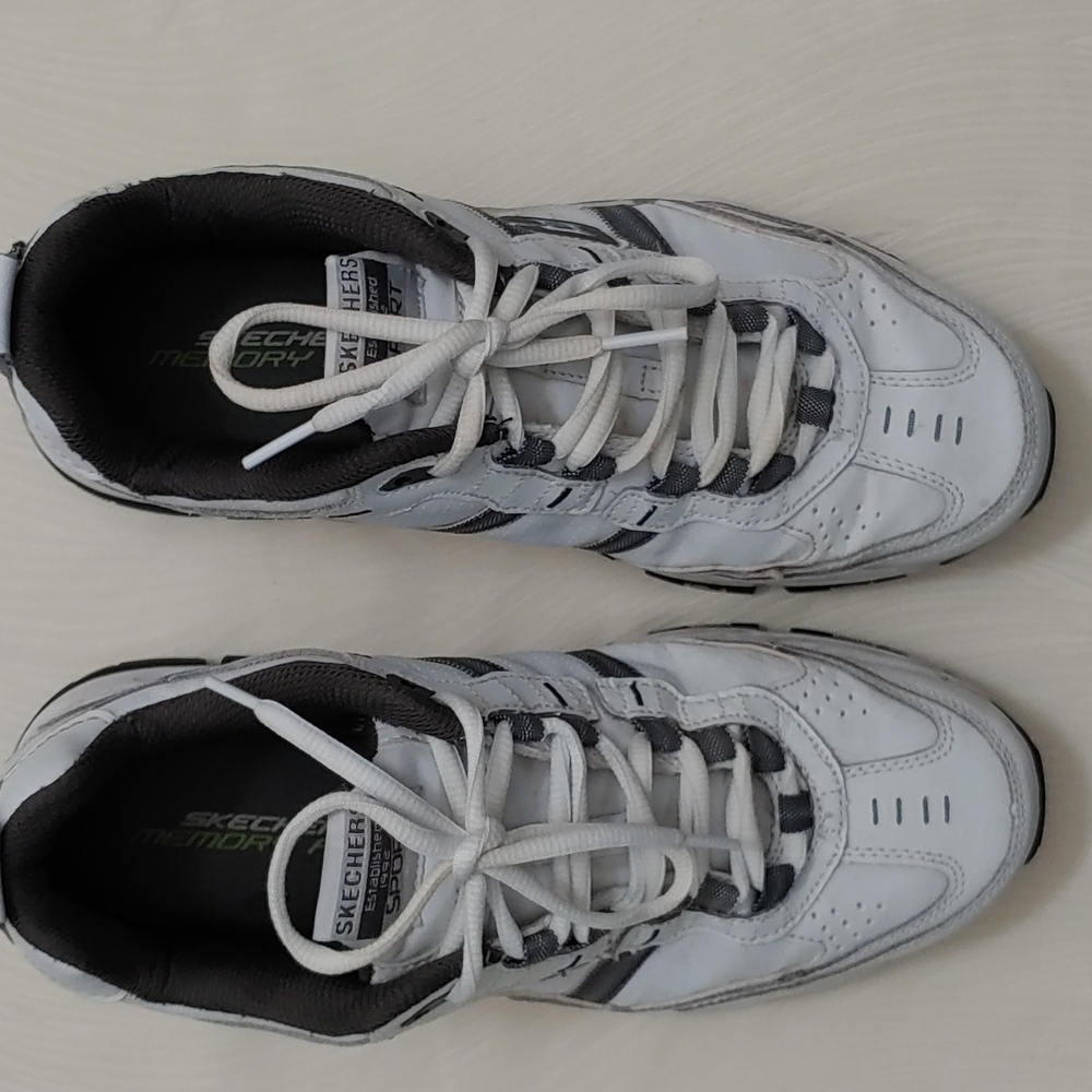 Skechers Men's Size 9.5 Leather Athletic Shoes